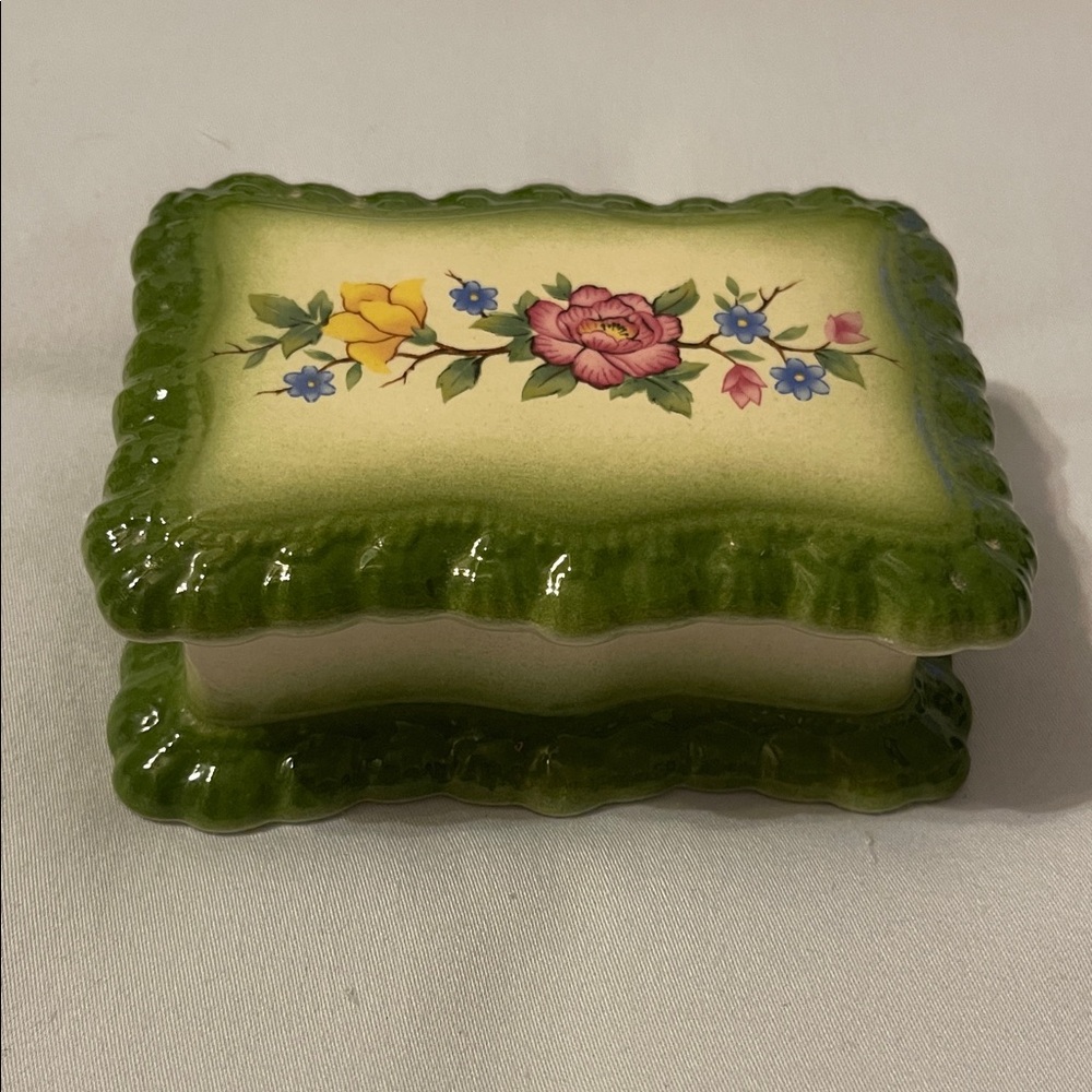Floral Ceramic‎ Trinket Box with Green Trim